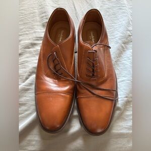 Men’s dress shoes size 9.5